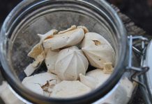 Walnut Meringue Kisses