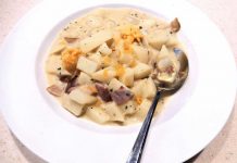 Easy Potato Soup A bowl of Easy Potato Soup