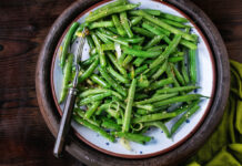 Steamed Green Beans with Lemony Vinaigrette