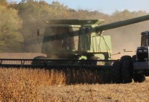 Community pitches in to complete injured farmer’s harvest soybean harvest