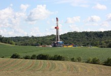 What does it mean to reassign oil and gas lease rights? natural gas rig