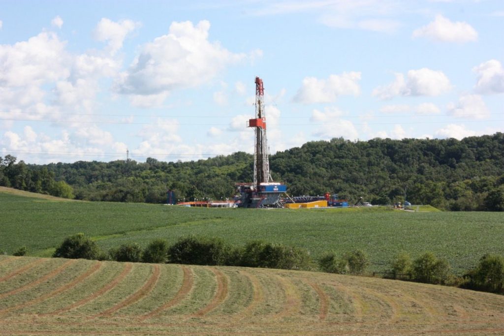 natural gas rig