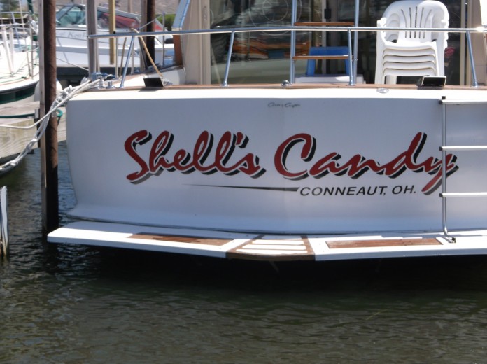 Tontimonia Shell's Candy boat