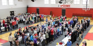 Crestview students pack ‘Meals of Hope’ for the hungry packing meals