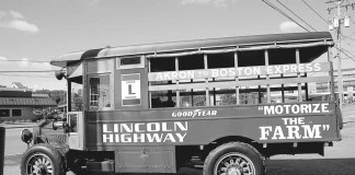 Packard truck replica