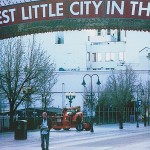 Vacation with us: The Andersons shopping in Reno