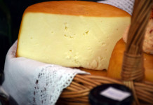 Economist predicts Class III milk average improving near $16 in 2017 cheese