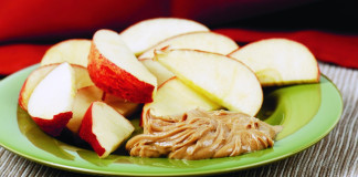 How to find healthy snacks (even in a vending machine) apple slices and peanut butter are healthy snacks
