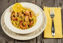Spicy Garlic Shrimp, Spinach and Pasta