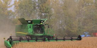 Harvest hurries toward completion Soybean harvest 2017