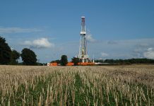 Gov. DeWine signs bill that will increase natural gas prices for megaprojects Natural gas drilling rig