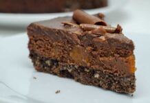 Easy Peanut Butter Chocolate Cheesecake