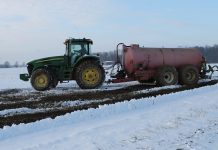 Let’s keep this Christmas (and our farm fields) white Winter manure spreading