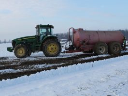 Let’s keep this Christmas (and our farm fields) white Winter manure spreading