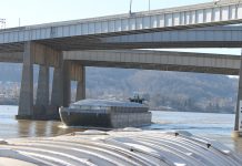 Grain market waiting for the other shoe to drop grain barge