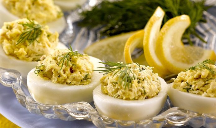 crab_stuffed_devil_eggs-930x550-1-930x550