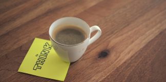 Think of key words to stay focused throughout new year post-it note