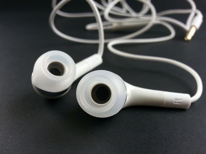 earbuds earbuds