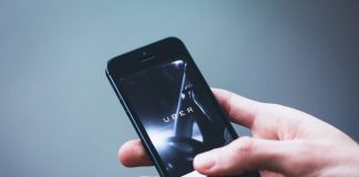 How to be safe when using a rideshare service uber app