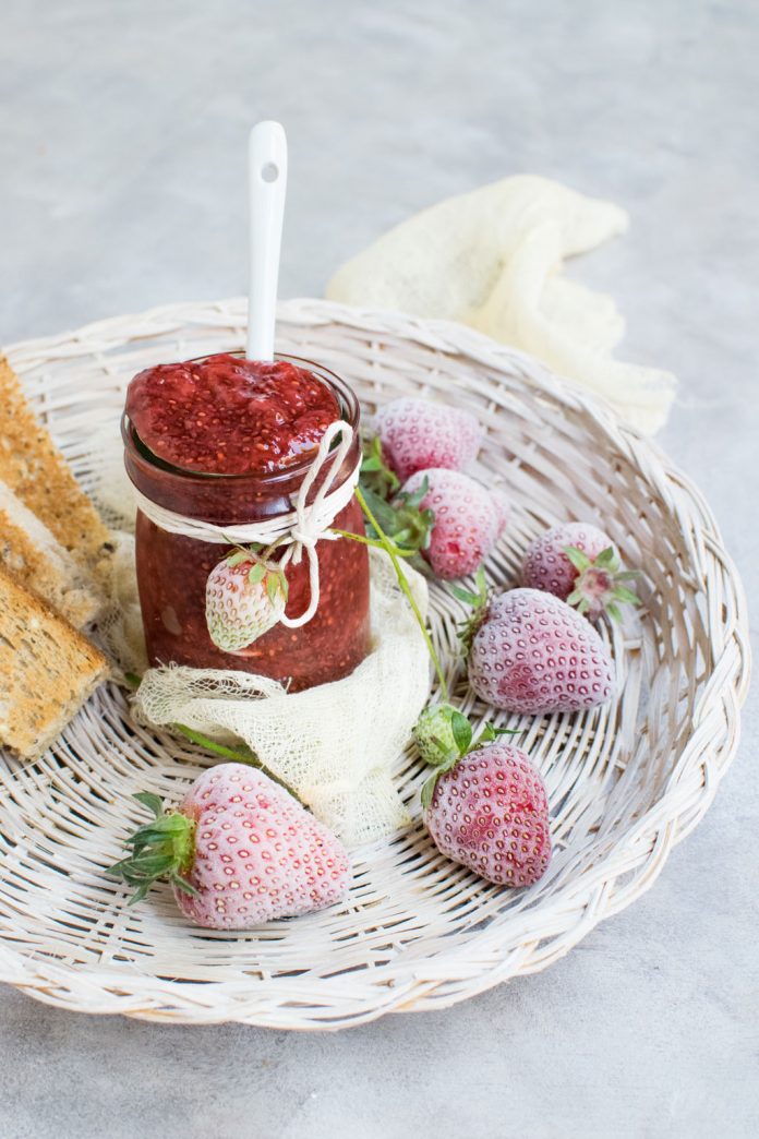 strawberry-vanilla-jam-web