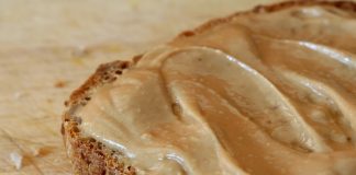 Packing lunches the right way peanut butter bread