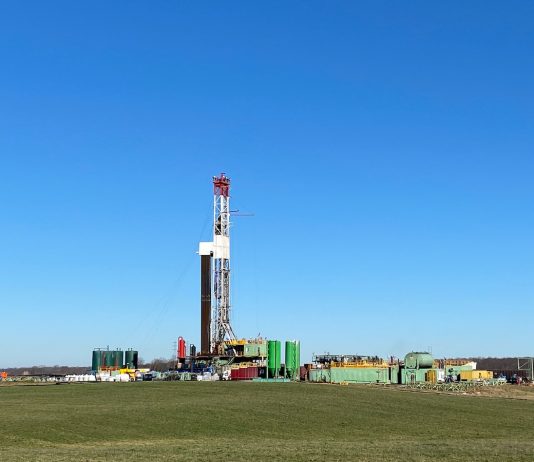 Well-pad setback petition moves on to Pennsylvania DEP an unconventional oil and gas drilling rig sits in a green field in eastern Ohio