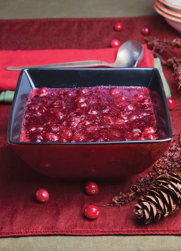 feature.web Homemade Cranberry Sauce