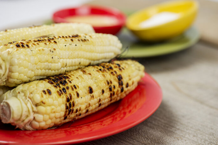 feature.web Grilled Sweet Corn