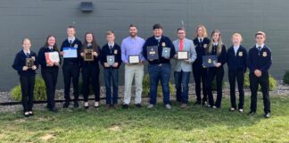 Roundup of FFA news for July 13, 2023 a group of FFA memebrs stand together for a group photo after winning an award