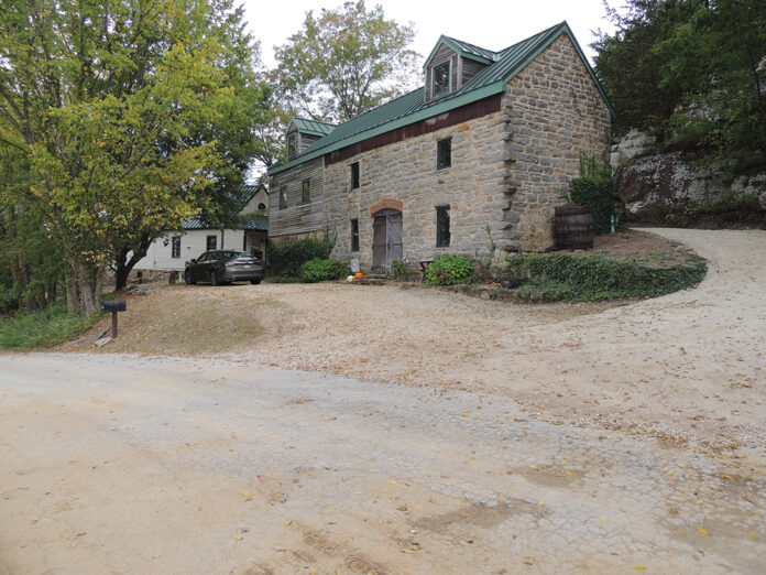 Item No. 1261 Item No. 1261