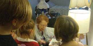 Kindle C.R.E.W. 4-H Club visits the seniors of Crossroads at Beaver Creek Kindle C.R.E.W. 4-H