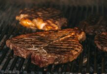 Don’t burn the beef grilled meat on black charcoal grill