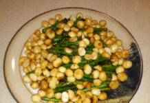 Asparagus with Macadamia Nuts