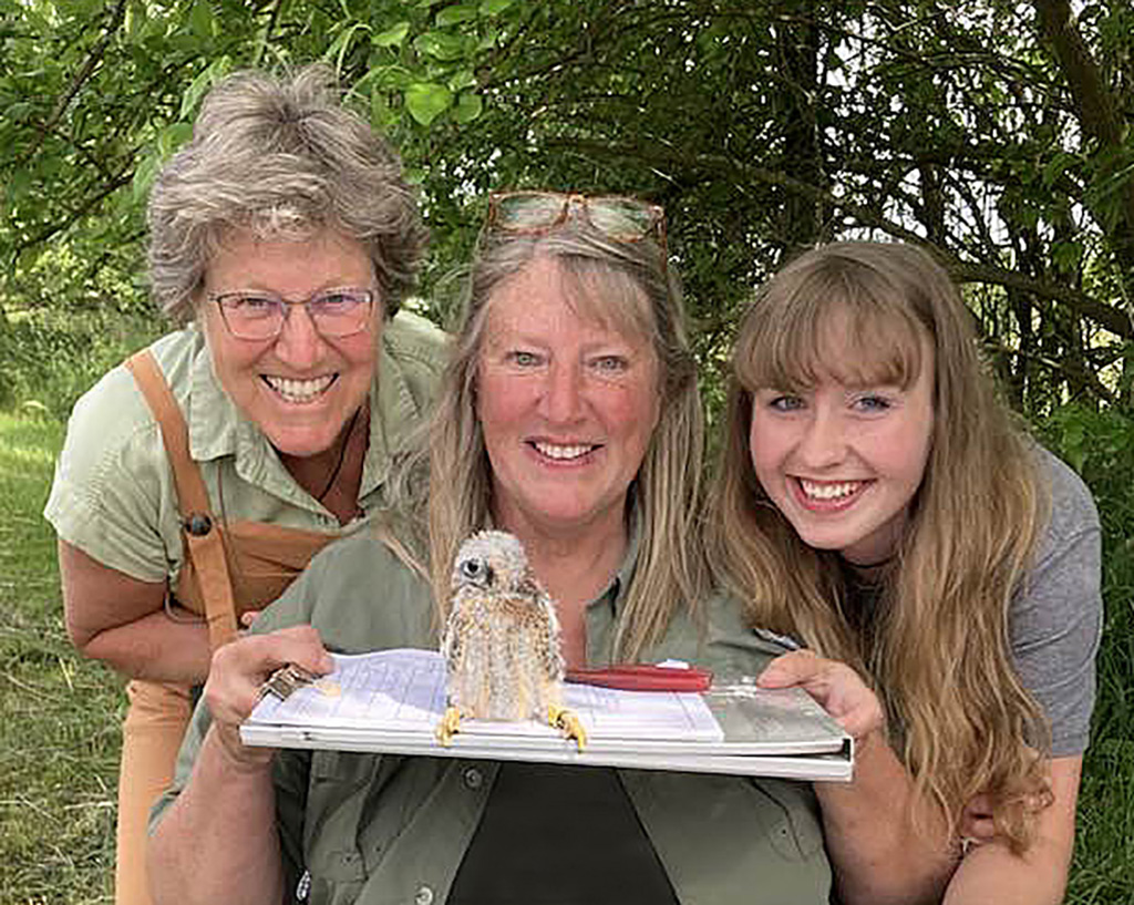 Tami Gingrich with assistants Julie Zickefoose and Grace Hickox